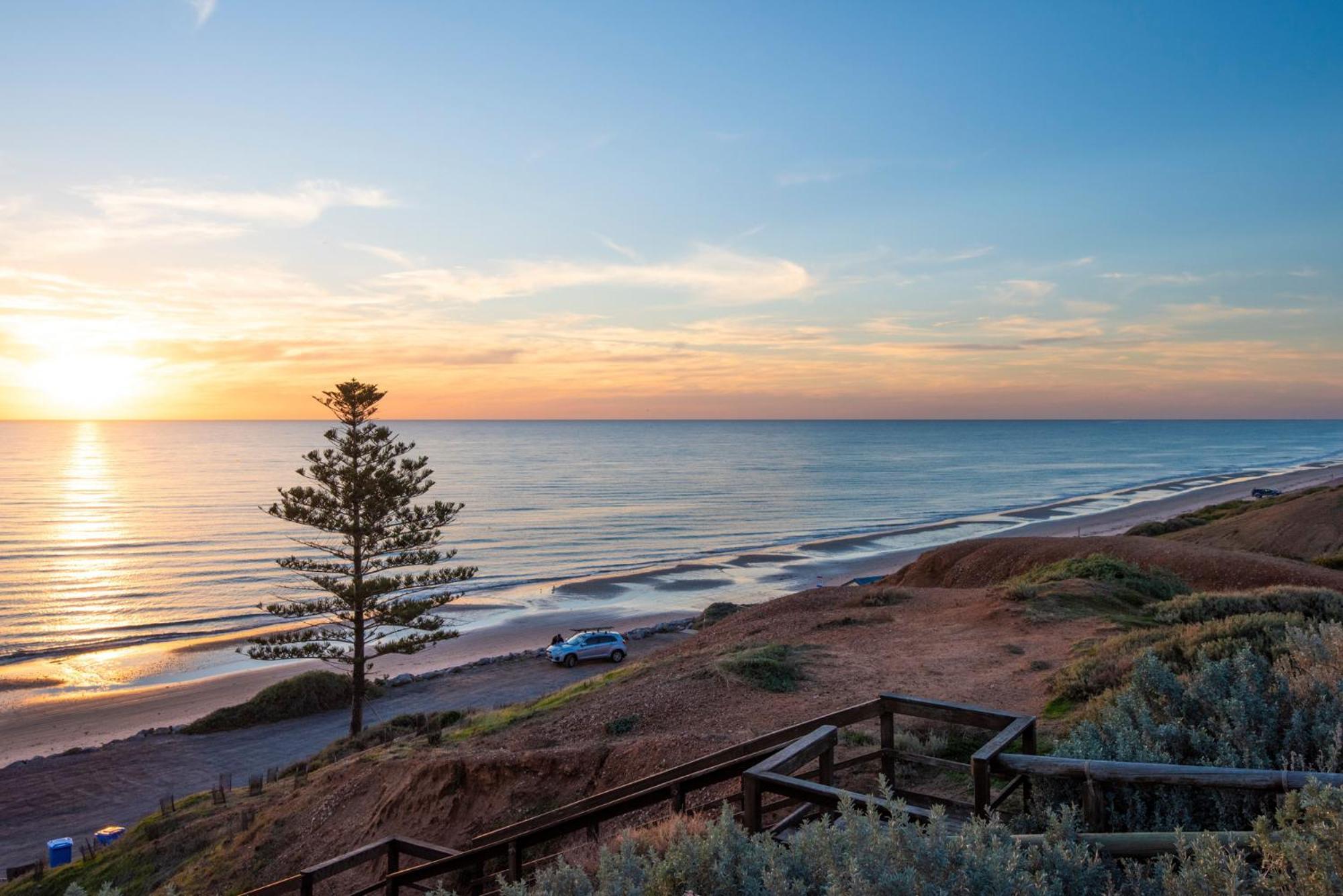Sun & Surf Aldinga Beach Apartment Exterior photo